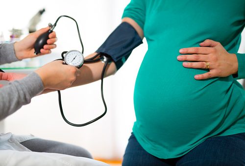 Preeclampsia (toxemia) strongly linked to hypertension, stroke risk