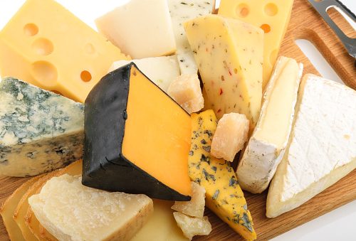 Eating cheese does not cause a rise in cholesterol: Study