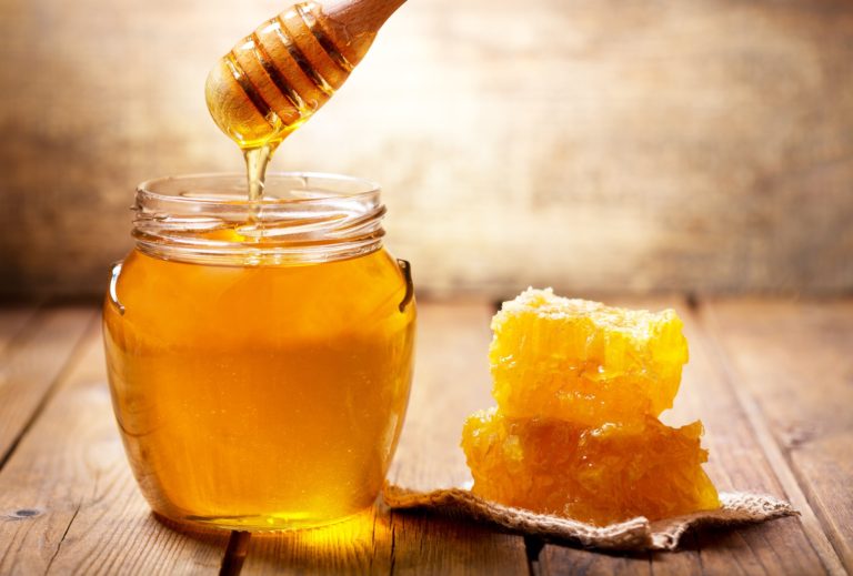 5 Reasons to Consume Honey before Bed